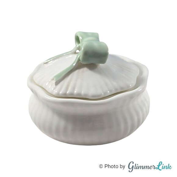 Delicate Green Bow Lidded Round Fine Bone China Trinket Box - Picture 2 of 11